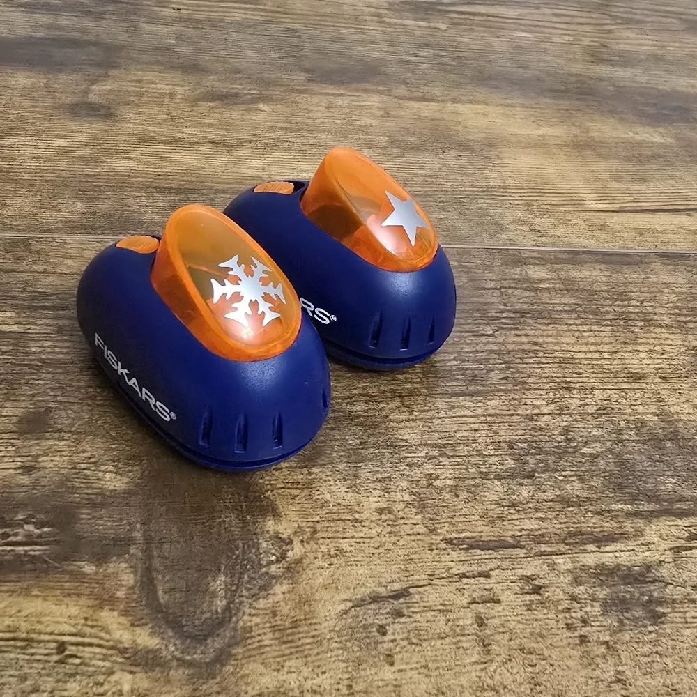 2 Fiskars Paper Punch Star And Snowflake